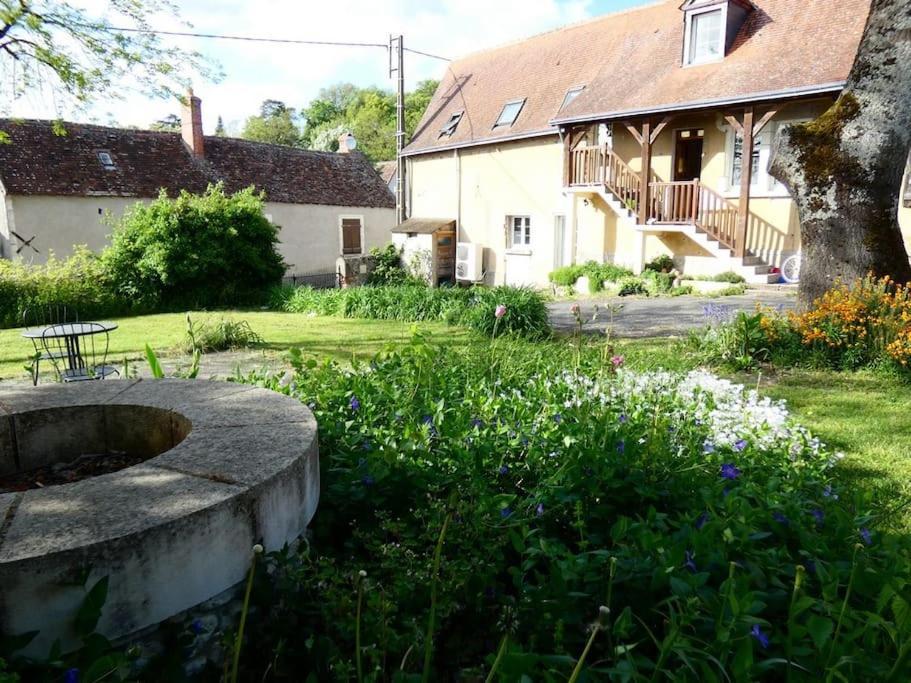Maison De Charme Pres De Beauval Saint-Cyran-du-Jambot Exterior foto