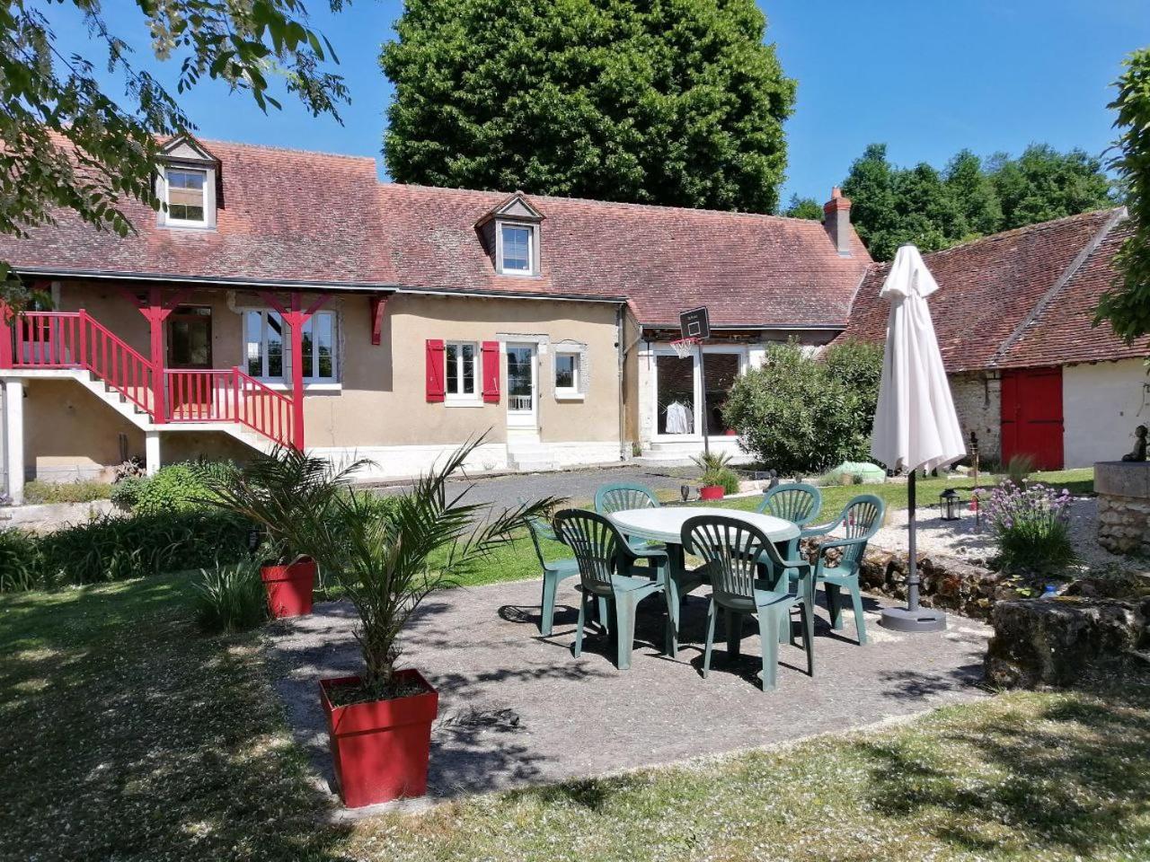 Maison De Charme Pres De Beauval Saint-Cyran-du-Jambot Exterior foto